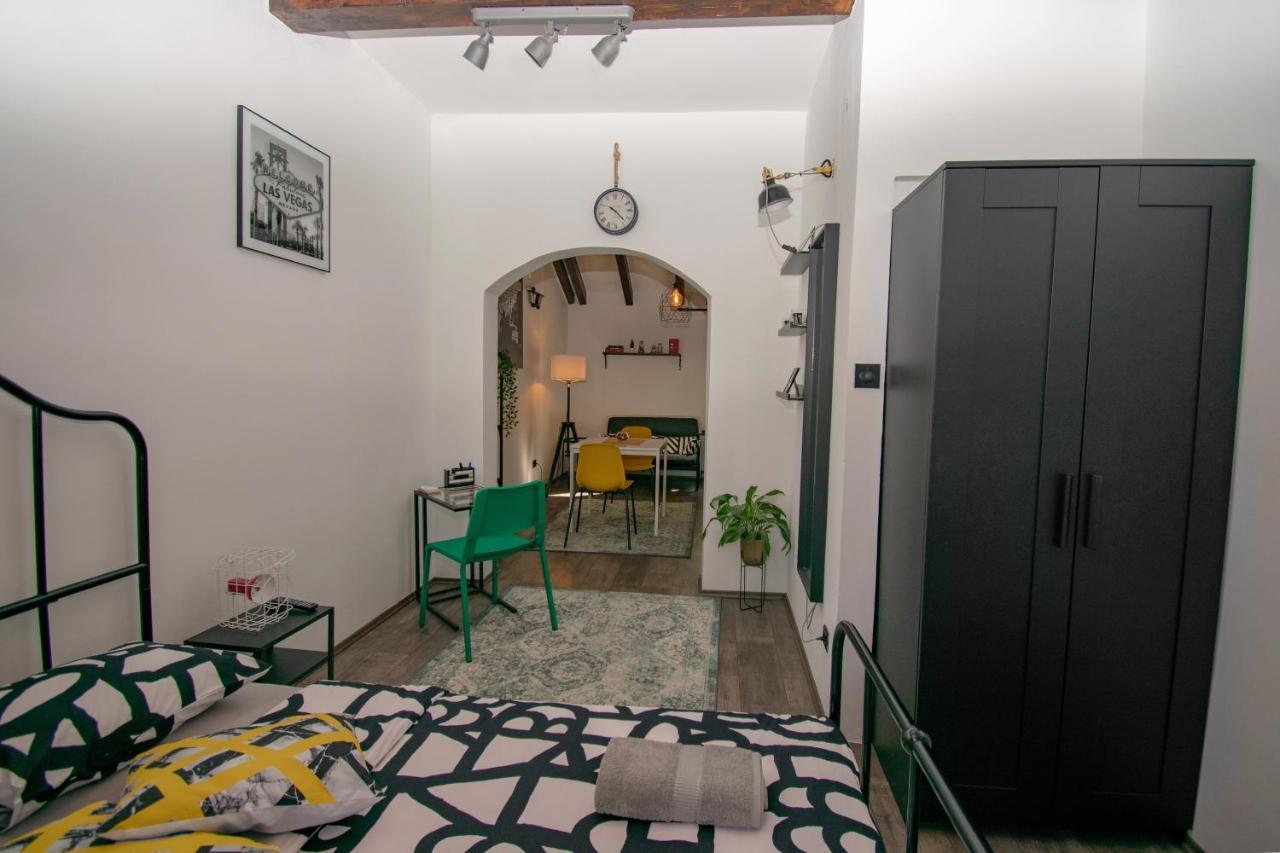 Ferienwohnung Studio Apartman Dalia Zagreb Exterior foto
